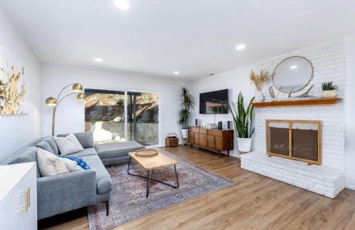La Mesa Casa | Echo by Coast to Cactus - Family-Friendly Home