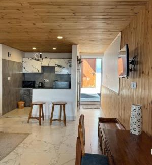 Landour Apartamento | Echo Vista By Lehriyat Retreats