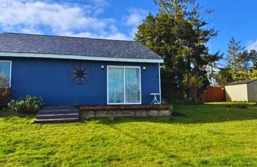 Westport Casa | Eclectic Beachy Escape – Pet-Friendly with Surfer Vibes