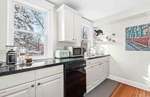 Royal Oak Casa | Eclectic Bungalow in the Heart of Royal Oak