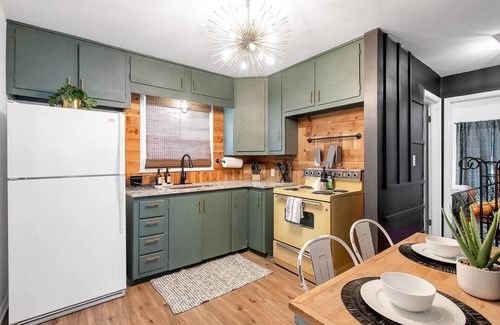 Wichita Casa | Eclectic Escape - Cute and Cozy - King!