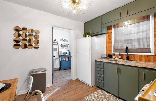 Wichita Casa | Eclectic Escape - Cute and Cozy - King!