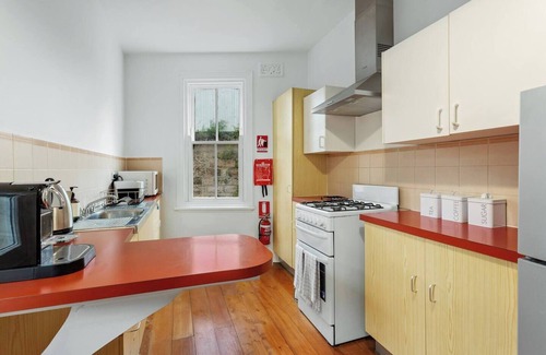 Millers Point Apartamento | Eclectic Heritage Comfort with Terrace and Views