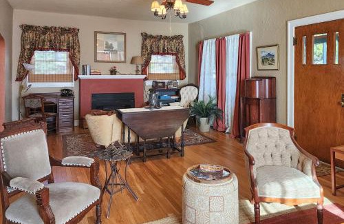 Truth or Consequences Casa | Eclectic Home Walk to Town and Bath District!