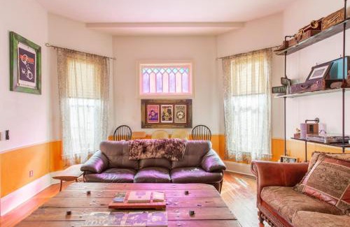 East End Casa | Eclectic Pet Friendly Home in East Nashville