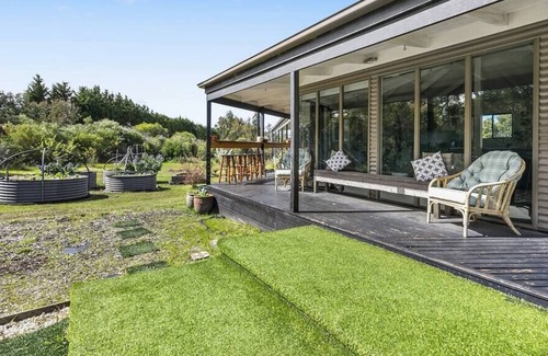 Torquay Casa | Eco Beach Escape On Over An Acre in Torquay