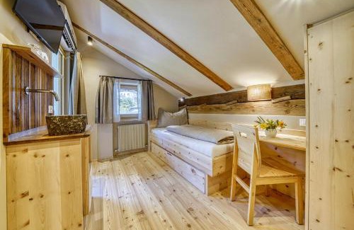 Marlengo Hotel | Eco Bnb & Apartments Bründlerhof