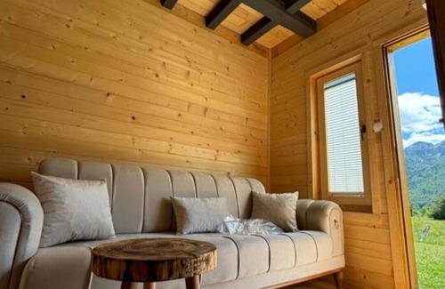 Savnik Cama Y Desayuno | Eco lodge eagles nest