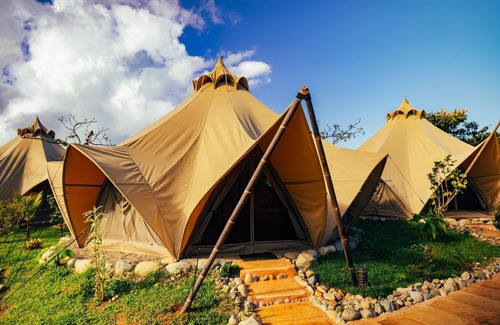 Dominical Alquiler De RV | Eco Luxe Glamping Tent - King Bed at Holos