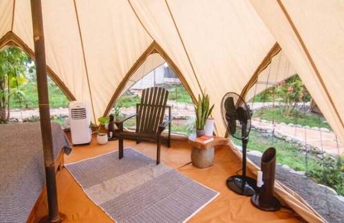 Dominical Alquiler De RV | Eco Luxe Glamping Tent - King Bed at Holos