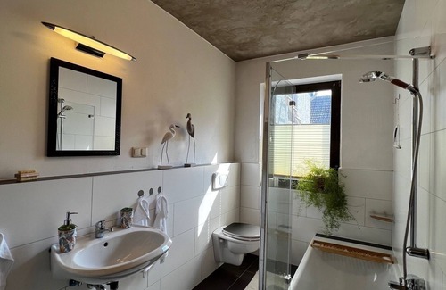 Mirow Casa | Casa ecológica con jardín y vista al castillo - céntrica, cerca del lago