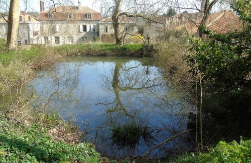 Champagne-Mouton Casa | Ecologis de Chantegrolle