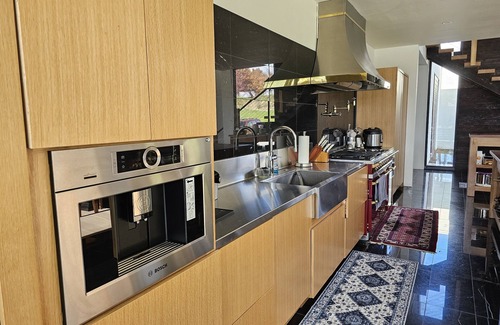 King Casa | 🍃EcoLux Estate w/ La Canche Range & Hot Tub: 7 miles to UM