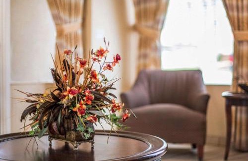 Eagan Park Cabina | Econo Lodge Atlanta College Park