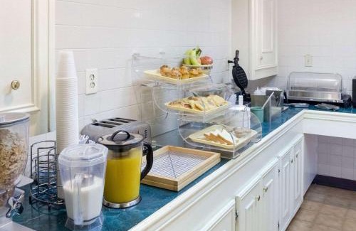 Canton Cabina | Econo Lodge Canton I-55
