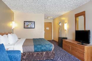Corfu Cabina | Econo Lodge Darien Lakes