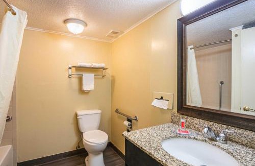 Garden City Cabina | Econo Lodge Garden City - Savannah