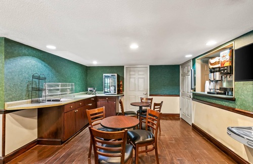 Helen Hotel | Econo Lodge