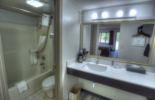 Helen Hotel | Econo Lodge