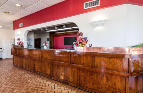 Dublin Hotel | Econo Lodge Inn & Suites Conference Center Dublin