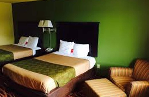 Government Hill Hotel | Econo Lodge Inn & Suites Downtown Northeast near Fort Sam Houston