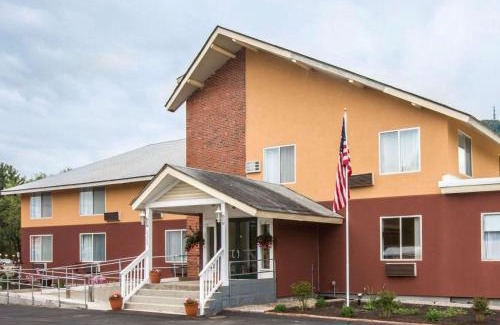 West Ossipee Cabina | Econo Lodge Lakes Region