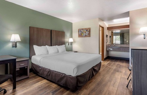 Parkrose Hotel | Econo Lodge Portland Airport