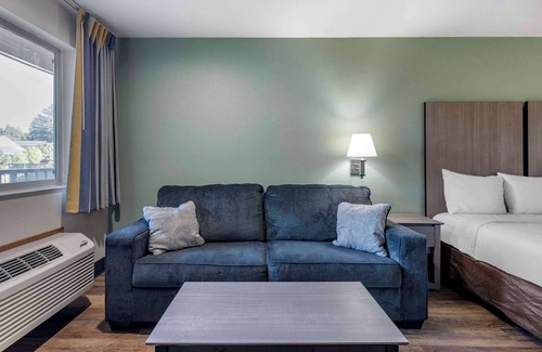 Parkrose Hotel | Econo Lodge Portland Airport