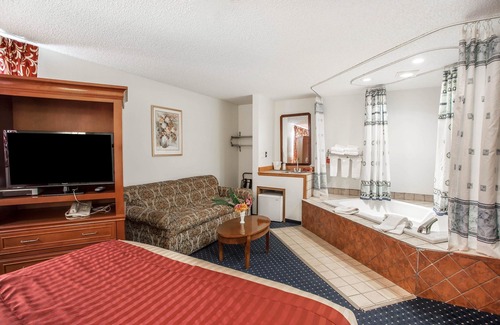 Tukwila Hotel | Econo Lodge SeaTac Airport North
