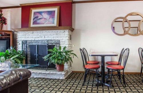 Cameron Cabina | Econo Lodge