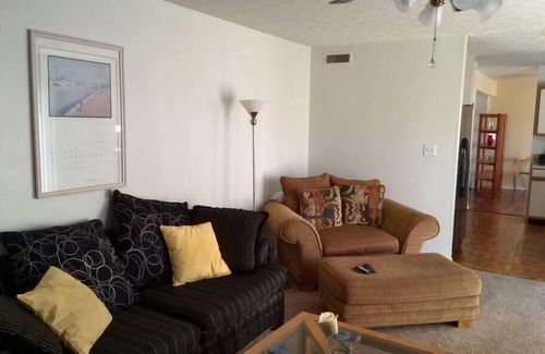 Maxwell Apartamento | Economical Sleep Room * Comfy * Use of Whole House