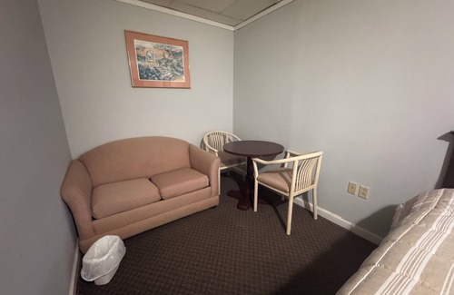 Alfred Station Hotel | Economy Inn