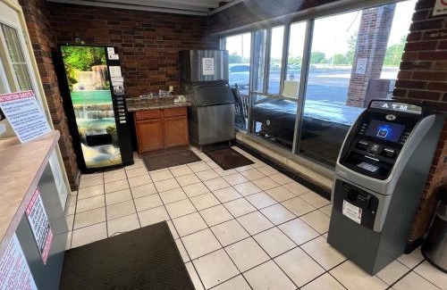 Kankakee Hotel | Economy Inn