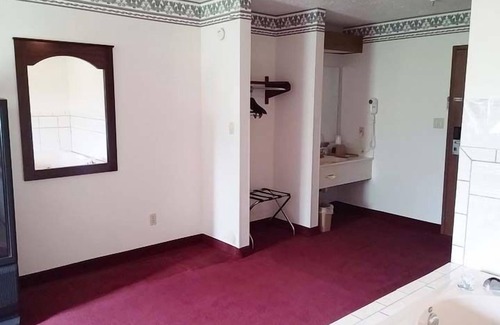 Seymour Hotel | Economy Inn