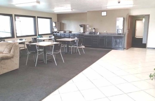 Seymour Hotel | Economy Inn