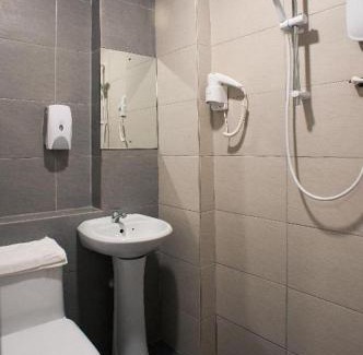 Kampung Sungai Nibong Hotel | Econtel Queensbay