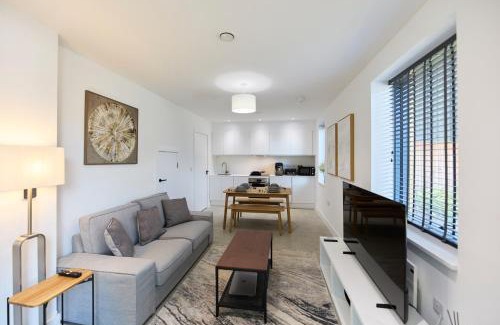 Leeds Casa | Eden - A Luxury Home in Leeds City Centre perfect for Couples, Families and Contractors!