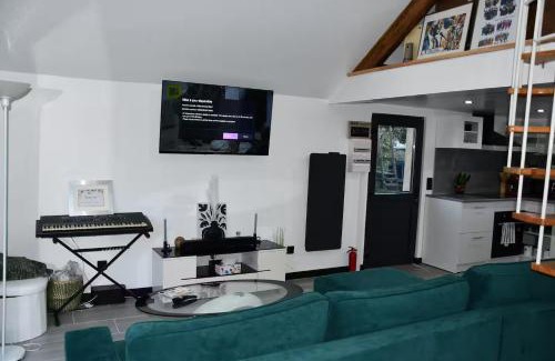 Saint-Pierre-Canivet Casa | Eden House