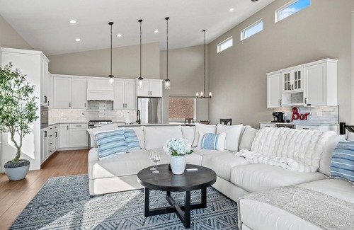 Eden Casa | Eden Overlook B10 | Ski Retreat | Hot Tub & Views