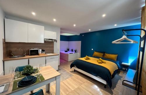 Anatole France Apartamento | EDEN SUITE - Jacuzzi - Parking - Clim by Narbana