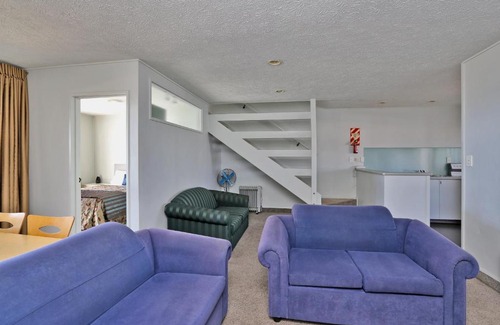 Napier Hotel | Edgewater Motor Lodge