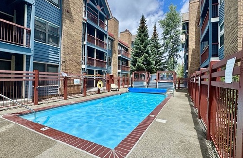 Historic District Apartamento | Prime Breck Location at River Mountain Lodge Studio