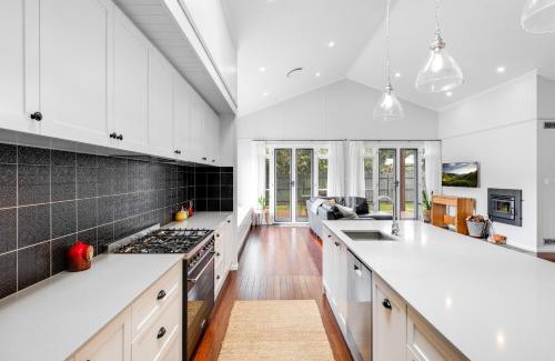 East Toowoomba Casa | Effortless Elegance & Charm!