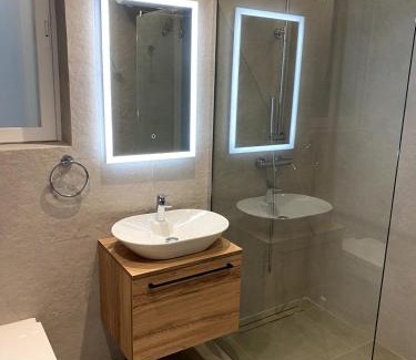 Xaghra Apartamento | Egħżien Suite A2 Access to Tranquil Shared Pool