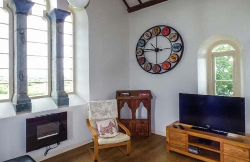 Rhyd-y-clafdy Casa | Eglwys St Cynfil
