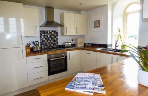 Rhyd-y-clafdy Casa | Eglwys St Cynfil