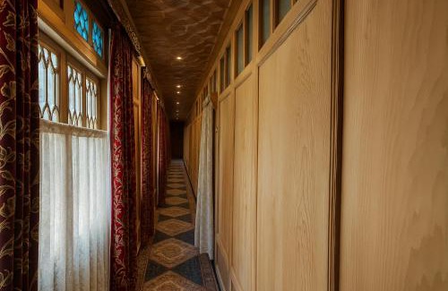 Srinagar Hotel | Ehaan Homestay
