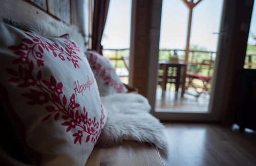 Mesteri Chalet De Esquí | EHM Treehouse Chalet near Thermal Spa & Nature