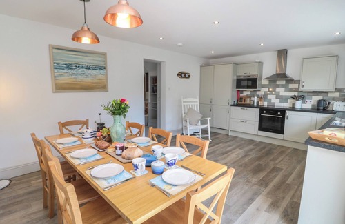 Warkworth Cabaña | EIDER COTTAGE, pet friendly, character holiday cottage in Warkworth