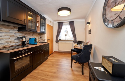 Ulmen Apartamento | Eifelstuben with charm - Stollenstube, studio for 1-2 pers. directly at the lake/castle
